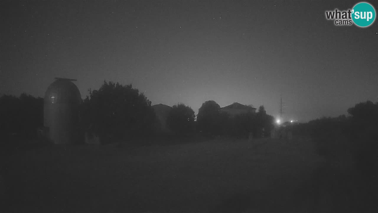 Webcam live dell’Osservatorio di  – Esplora il cielo, gli asteroidi, i comete e i meteoroidi.