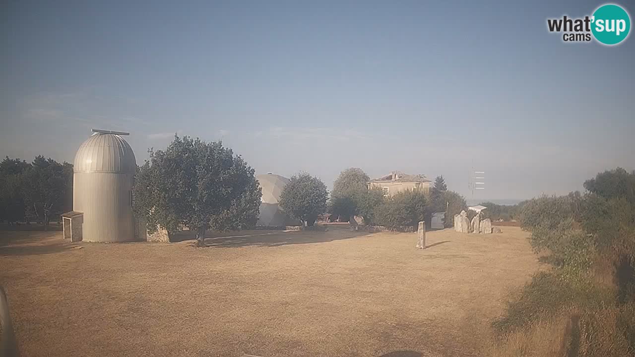 Webcam live dell’Osservatorio di  – Esplora il cielo, gli asteroidi, i comete e i meteoroidi.