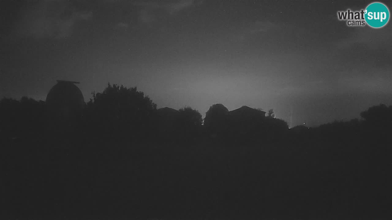 Webcam live dell’Osservatorio di  – Esplora il cielo, gli asteroidi, i comete e i meteoroidi.