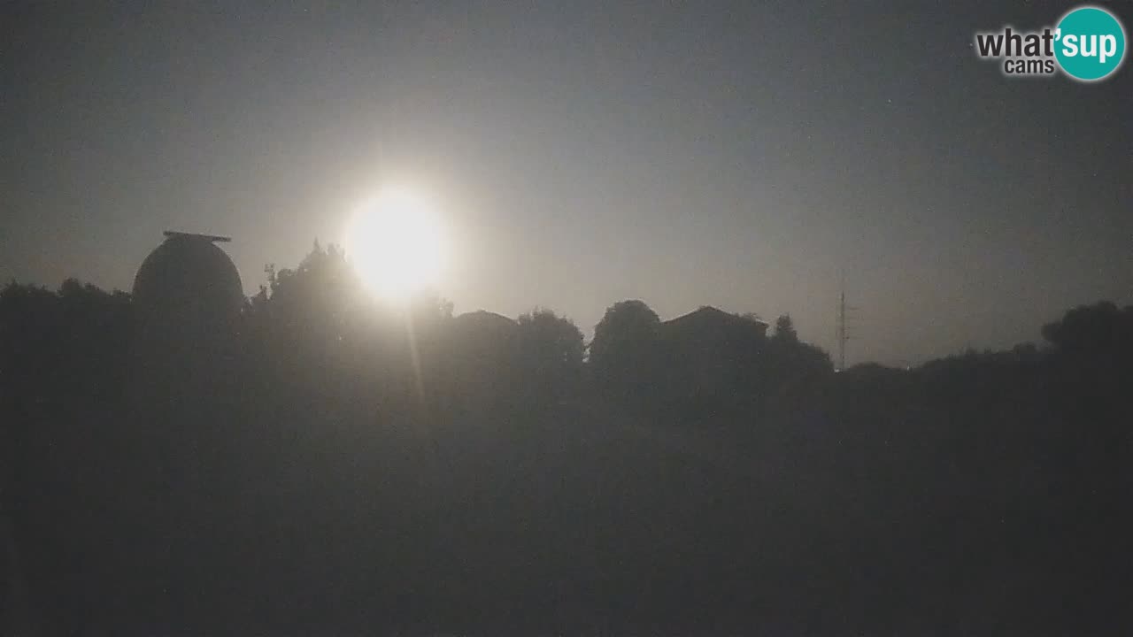 Webcam live dell’Osservatorio di – Esplora il cielo, gli asteroidi, i comete e i meteoroidi.
