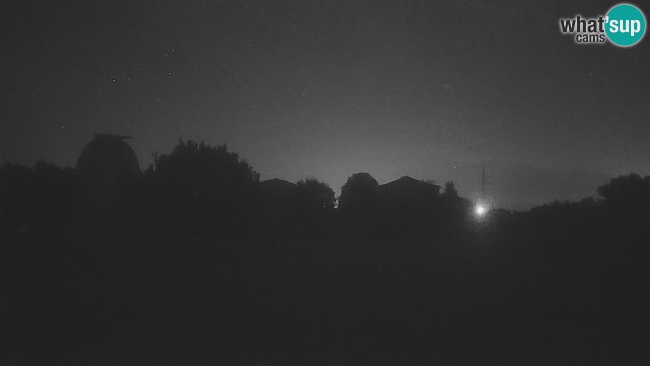 Webcam live dell’Osservatorio di  – Esplora il cielo, gli asteroidi, i comete e i meteoroidi.
