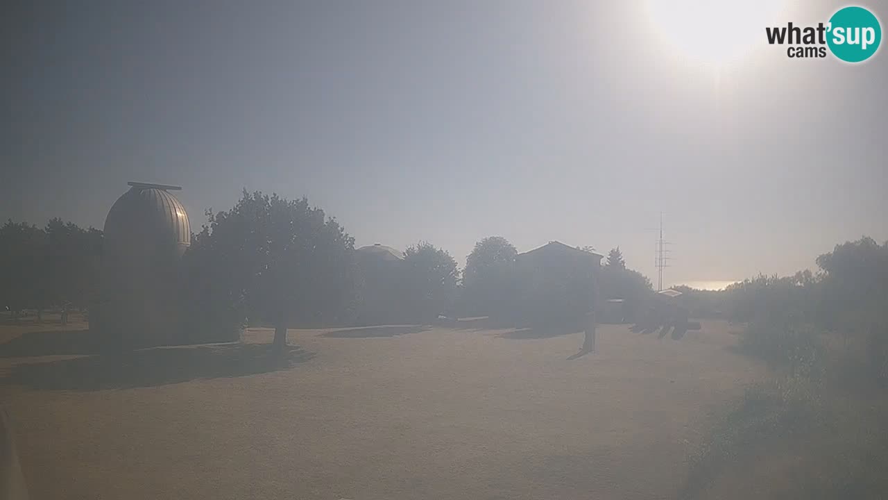 Webcam live dell’Osservatorio di  – Esplora il cielo, gli asteroidi, i comete e i meteoroidi.