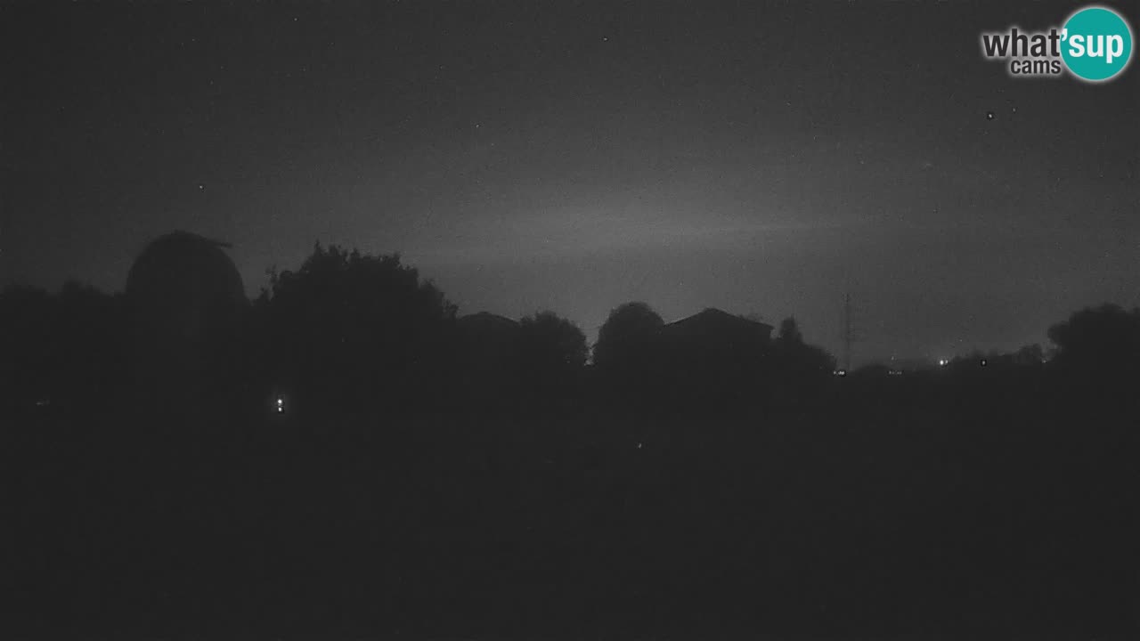 Webcam live dell’Osservatorio di  – Esplora il cielo, gli asteroidi, i comete e i meteoroidi.