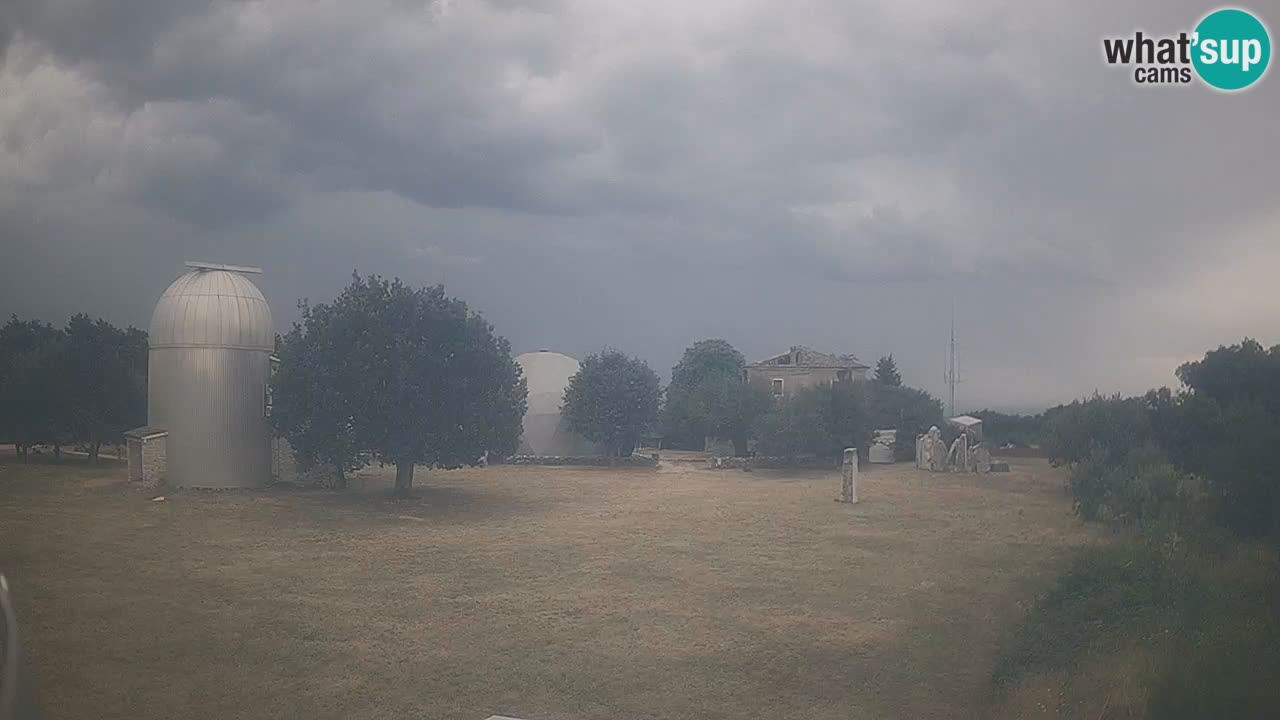 Webcam en direct de l’Observatoire de Višnjan – Explorez le ciel, les astéroïdes, les comètes et les météoroïdes