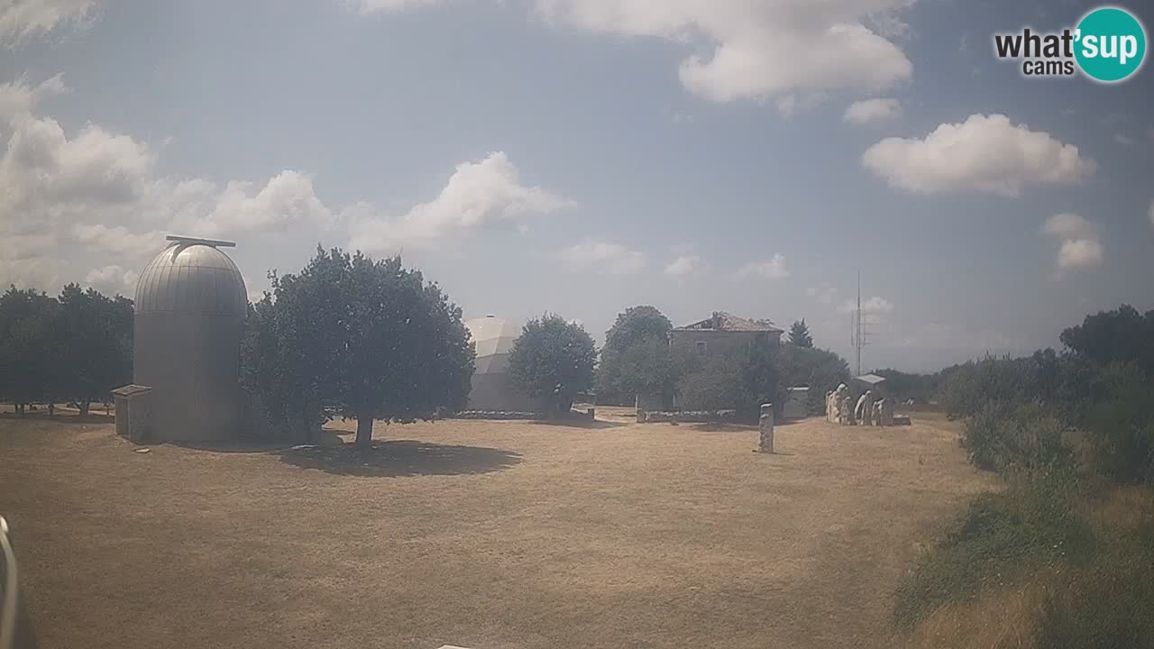 Webcam live dell’Osservatorio di  – Esplora il cielo, gli asteroidi, i comete e i meteoroidi.