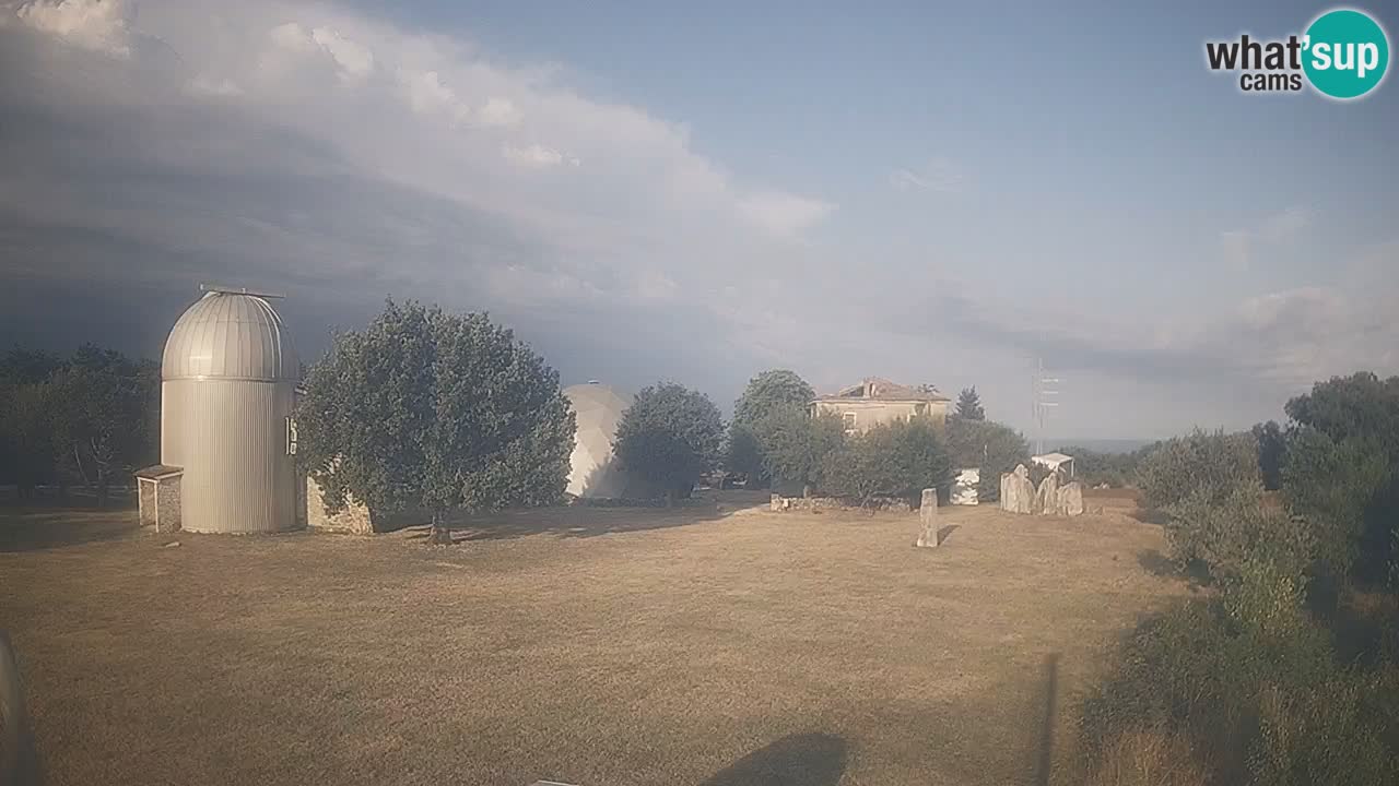 Webcam en direct de l’Observatoire de Višnjan – Explorez le ciel, les astéroïdes, les comètes et les météoroïdes