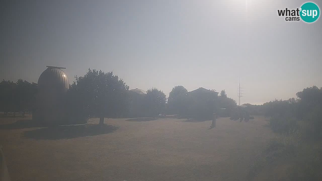 Webcam live dell’Osservatorio di  – Esplora il cielo, gli asteroidi, i comete e i meteoroidi.