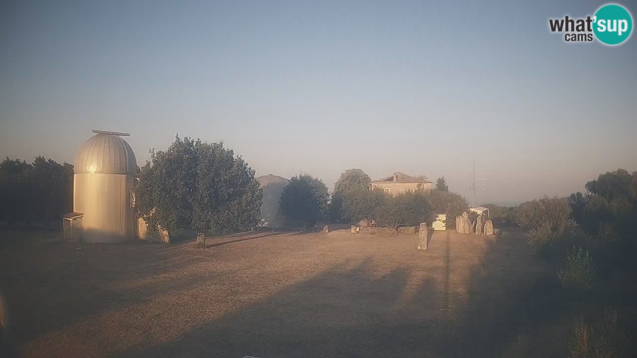 Webcam live dell’Osservatorio di  – Esplora il cielo, gli asteroidi, i comete e i meteoroidi.