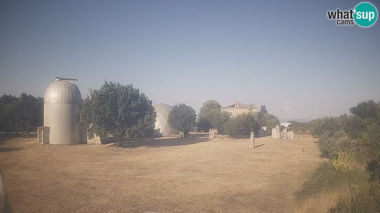 Webcam en direct de l’Observatoire de Višnjan – Explorez le ciel, les astéroïdes, les comètes et les météoroïdes