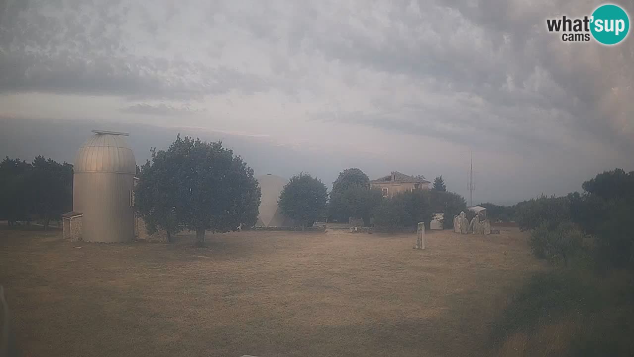 Webcam en direct de l’Observatoire de Višnjan – Explorez le ciel, les astéroïdes, les comètes et les météoroïdes