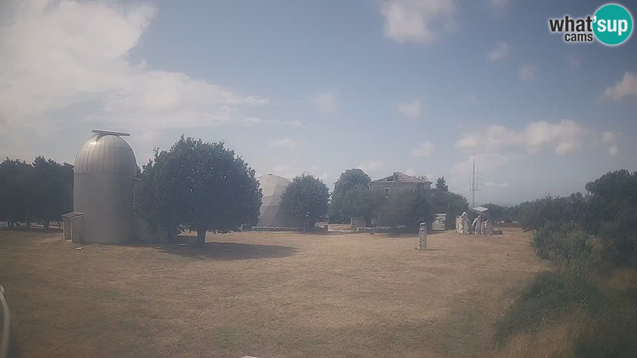 Webcam live dell’Osservatorio di – Esplora il cielo, gli asteroidi, i comete e i meteoroidi.