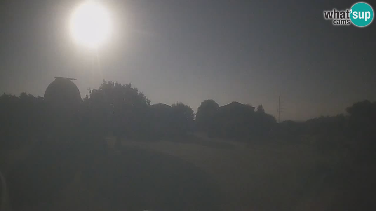Webcam live dell’Osservatorio di  – Esplora il cielo, gli asteroidi, i comete e i meteoroidi.
