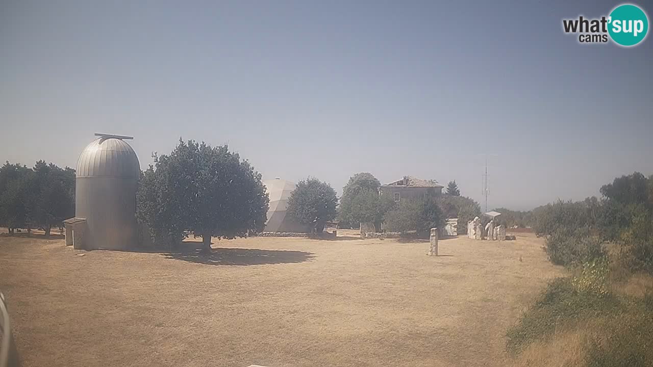 Webcam live dell’Osservatorio di  – Esplora il cielo, gli asteroidi, i comete e i meteoroidi.