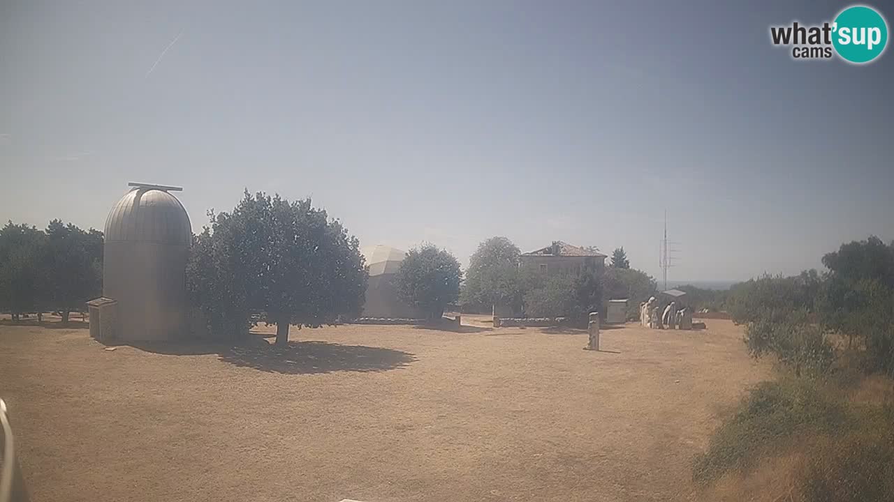 Webcam live dell’Osservatorio di  – Esplora il cielo, gli asteroidi, i comete e i meteoroidi.