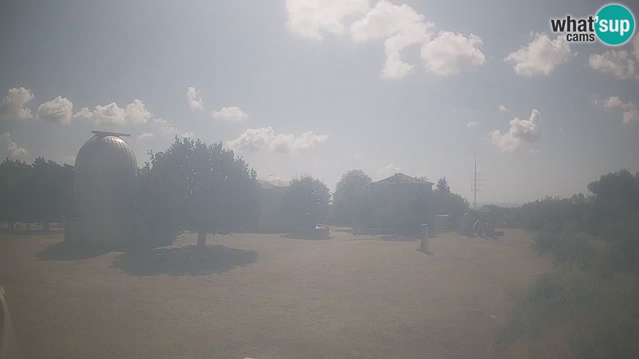 Webcam live dell’Osservatorio di  – Esplora il cielo, gli asteroidi, i comete e i meteoroidi.