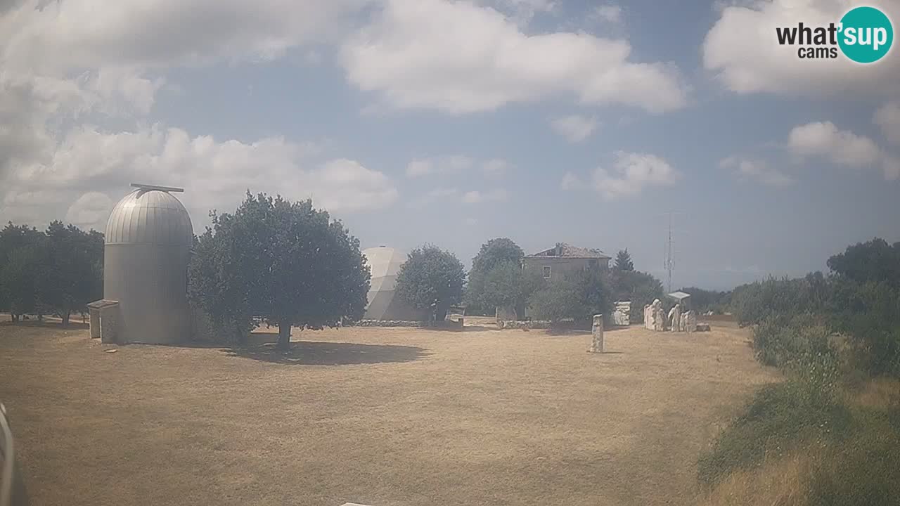 Webcam live dell’Osservatorio di  – Esplora il cielo, gli asteroidi, i comete e i meteoroidi.