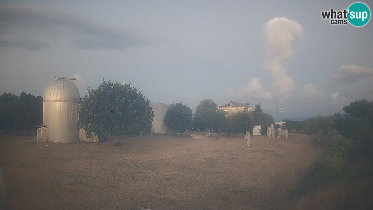 Webcam live dell’Osservatorio di  – Esplora il cielo, gli asteroidi, i comete e i meteoroidi.