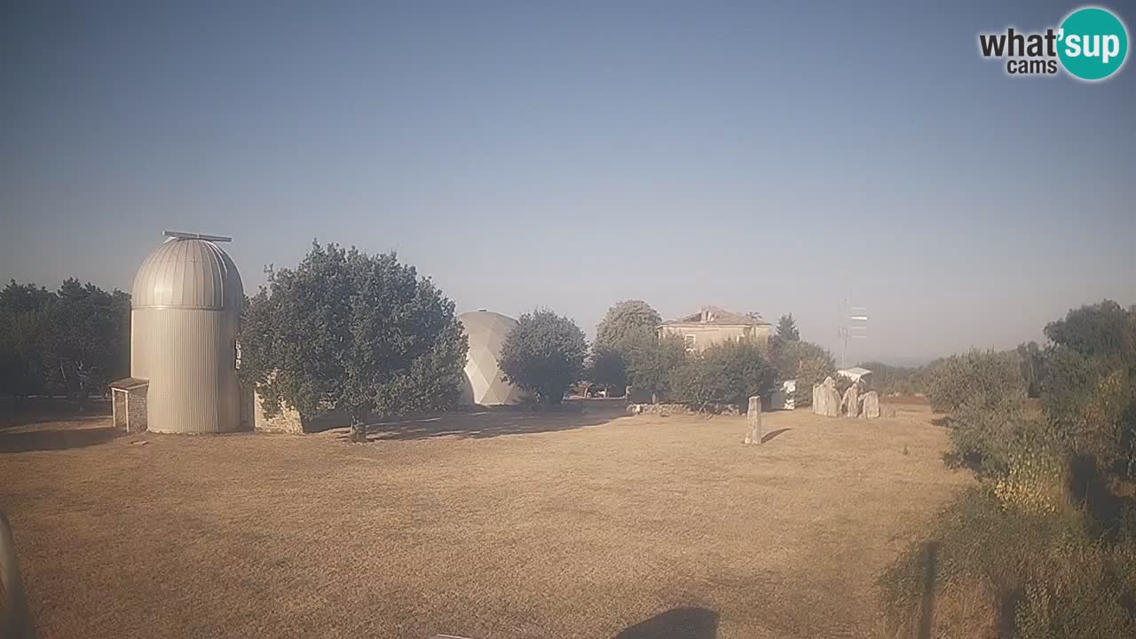 Webcam live dell’Osservatorio di  – Esplora il cielo, gli asteroidi, i comete e i meteoroidi.