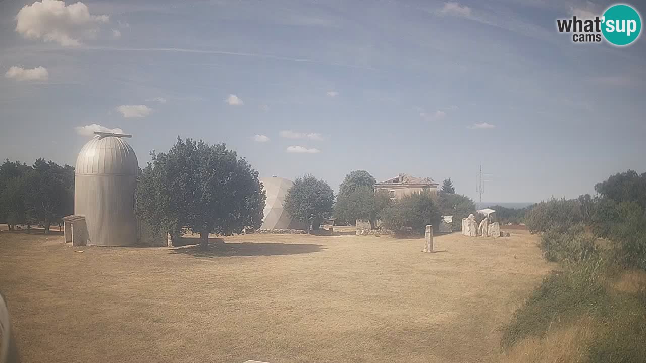 Webcam live dell’Osservatorio di – Esplora il cielo, gli asteroidi, i comete e i meteoroidi.