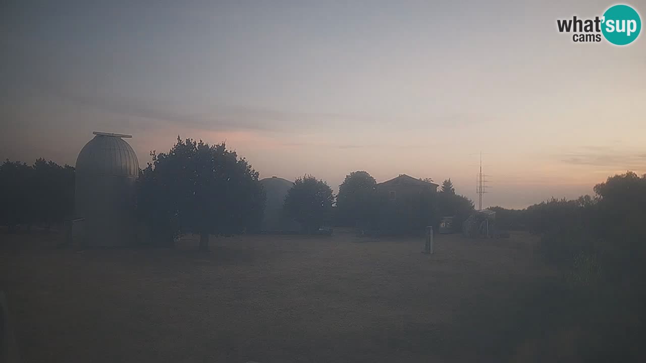 Webcam live dell’Osservatorio di – Esplora il cielo, gli asteroidi, i comete e i meteoroidi.