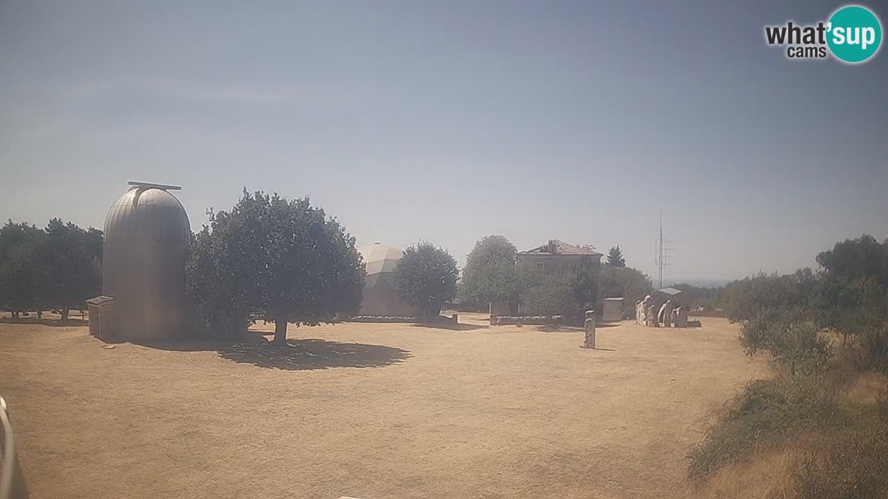 Webcam live dell’Osservatorio di – Esplora il cielo, gli asteroidi, i comete e i meteoroidi.