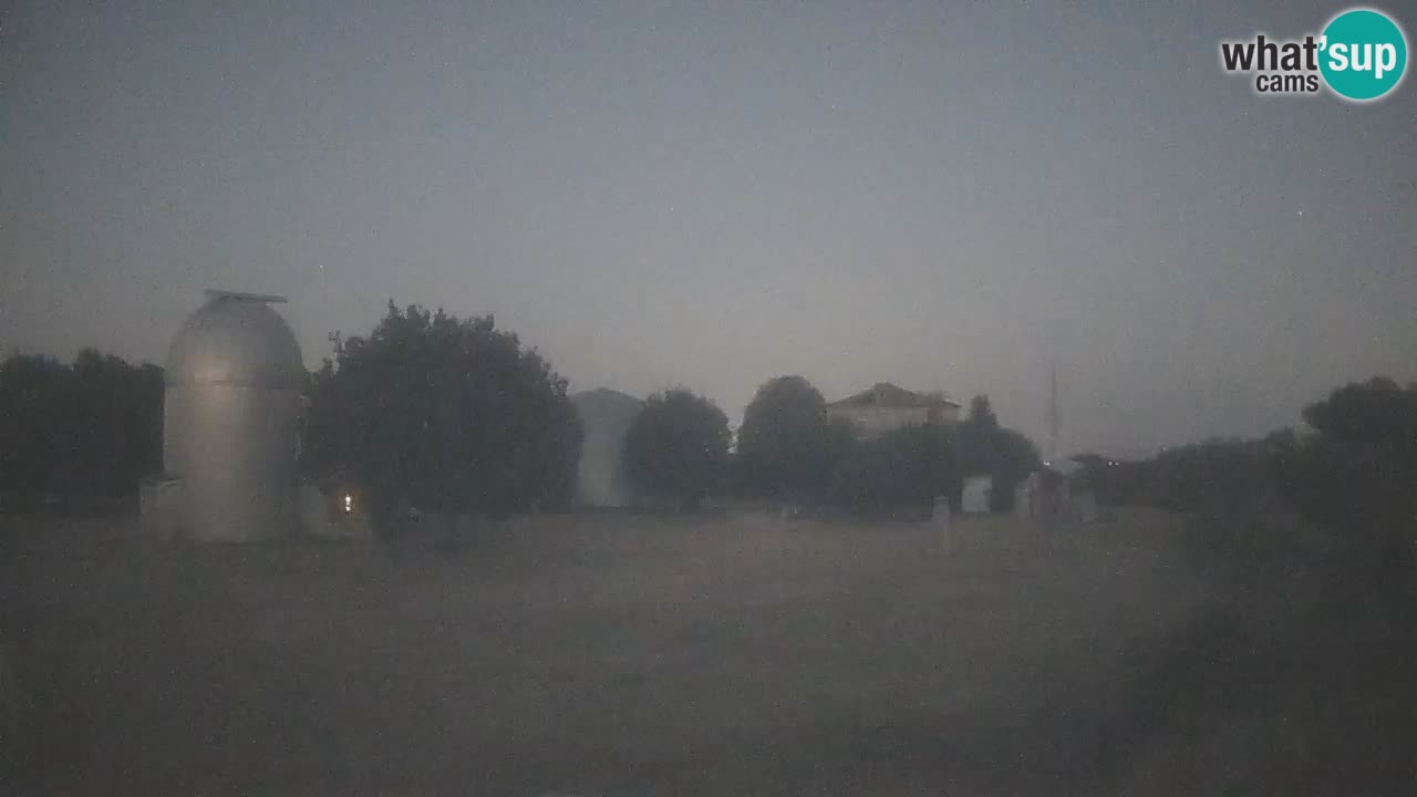 Webcam live dell’Osservatorio di  – Esplora il cielo, gli asteroidi, i comete e i meteoroidi.