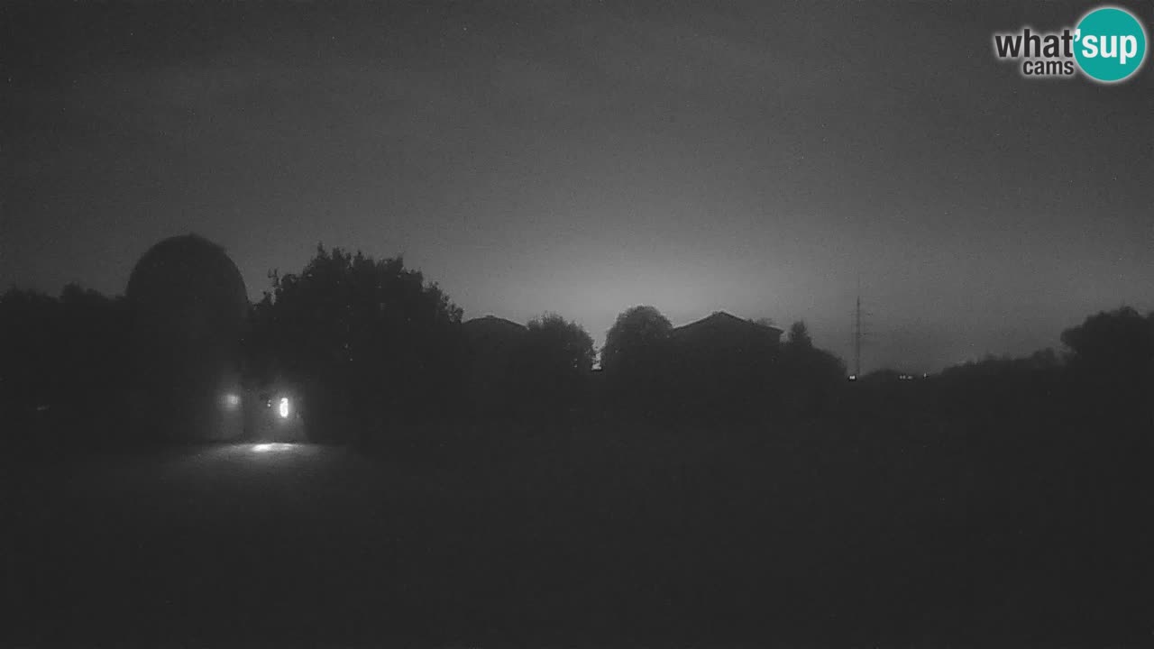 Višnjan-Observatorium Live Webcam – Explore the Sky, Asteroids, Comets, and Meteoroids