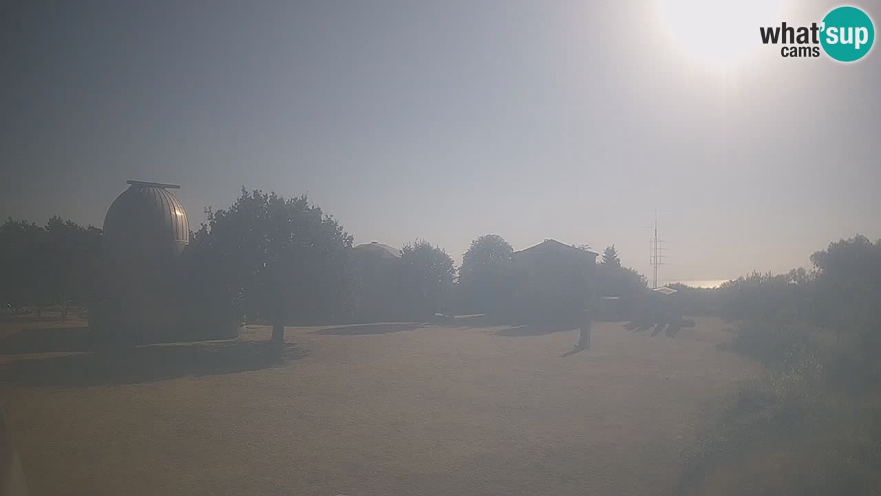 Webcam live dell’Osservatorio di  – Esplora il cielo, gli asteroidi, i comete e i meteoroidi.