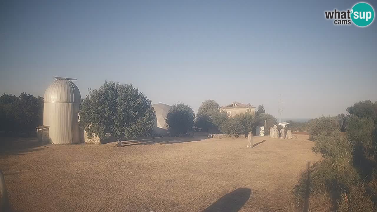 Webcam live dell’Osservatorio di  – Esplora il cielo, gli asteroidi, i comete e i meteoroidi.