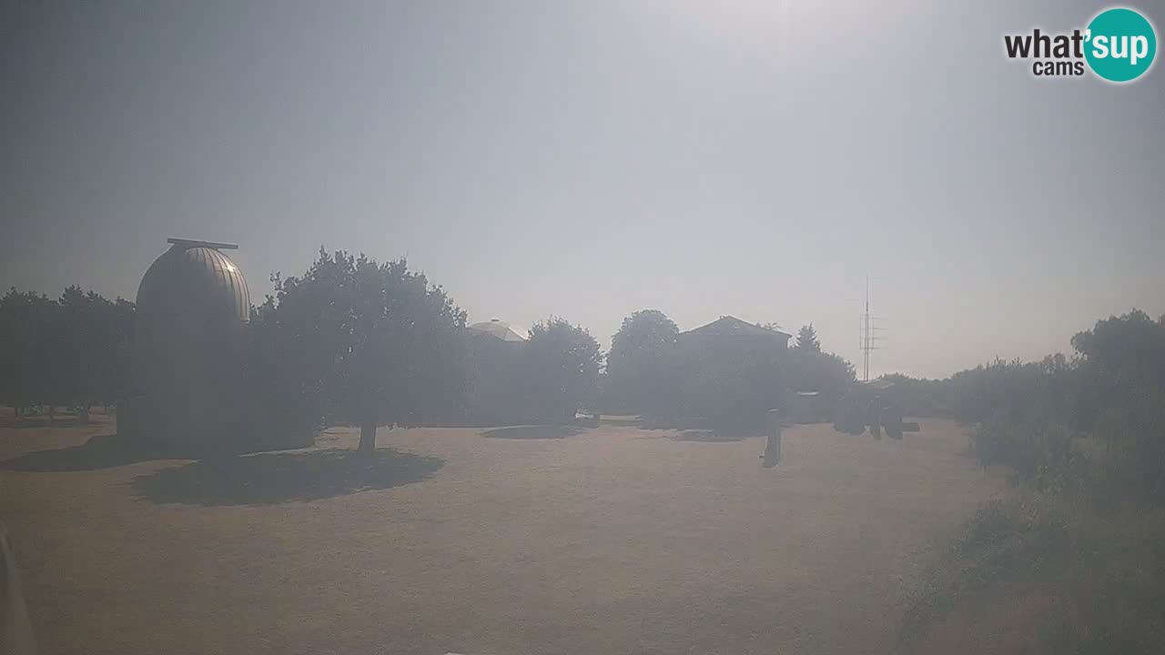 Webcam live dell’Osservatorio di  – Esplora il cielo, gli asteroidi, i comete e i meteoroidi.