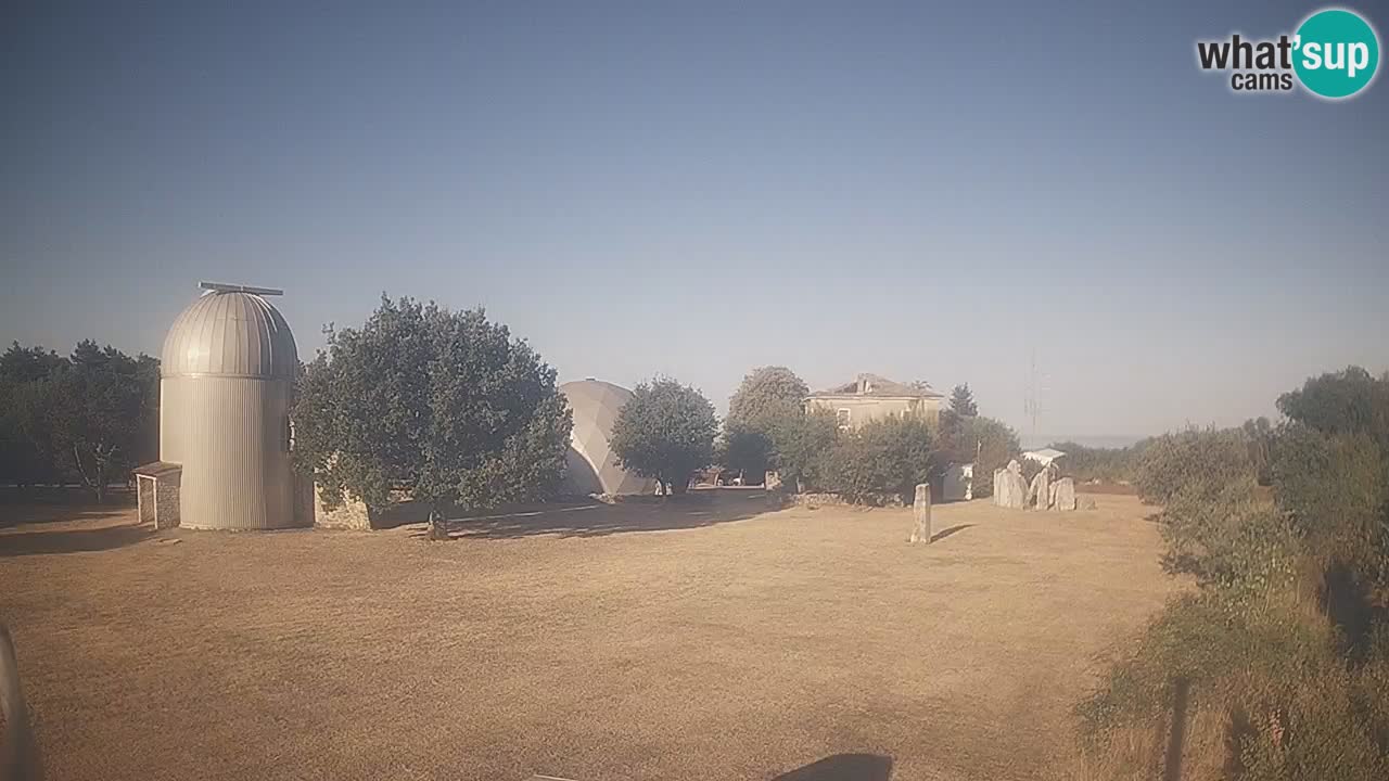 Webcam live dell’Osservatorio di  – Esplora il cielo, gli asteroidi, i comete e i meteoroidi.