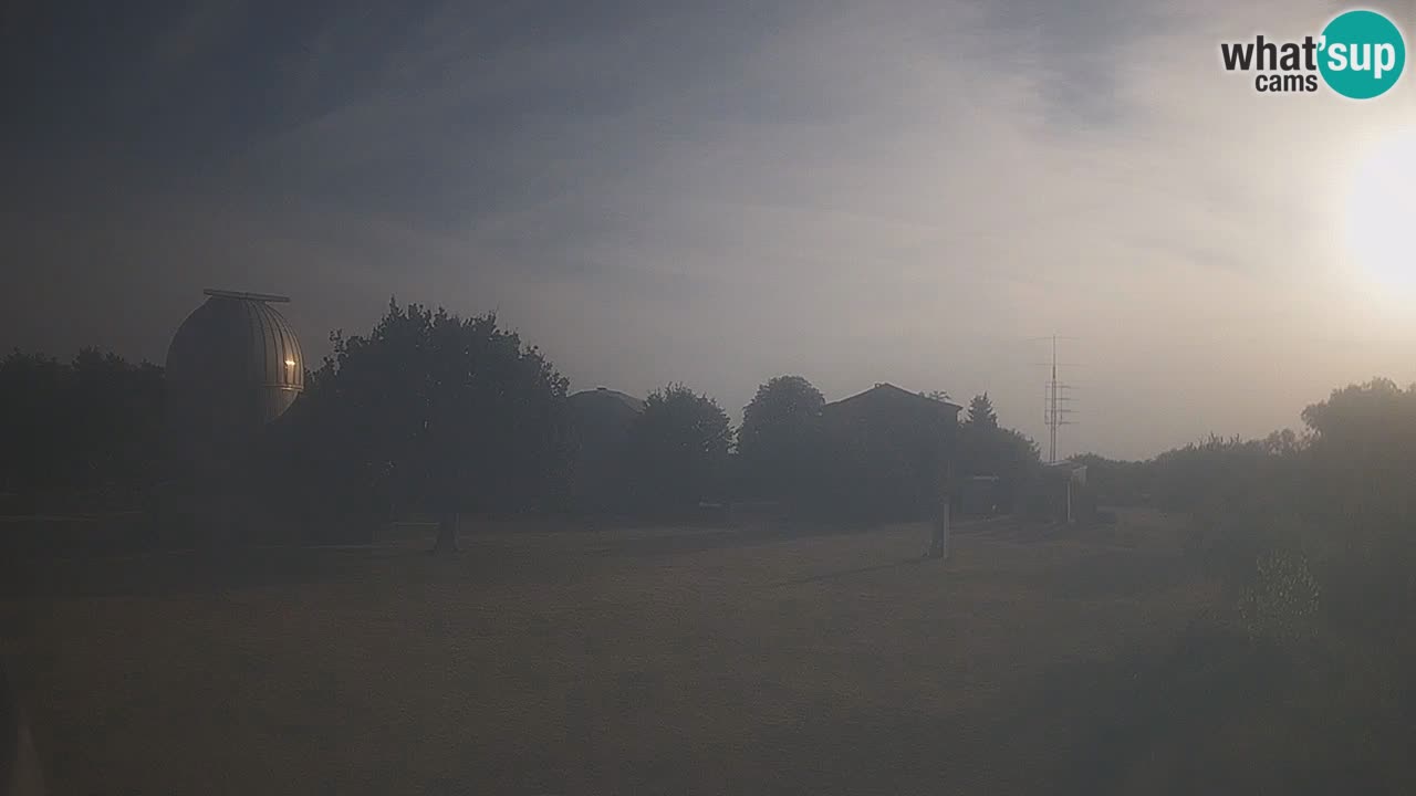 Webcam live dell’Osservatorio di  – Esplora il cielo, gli asteroidi, i comete e i meteoroidi.