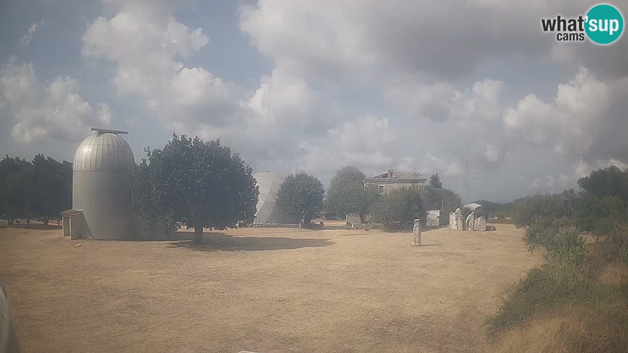 Webcam en direct de l’Observatoire de Višnjan – Explorez le ciel, les astéroïdes, les comètes et les météoroïdes