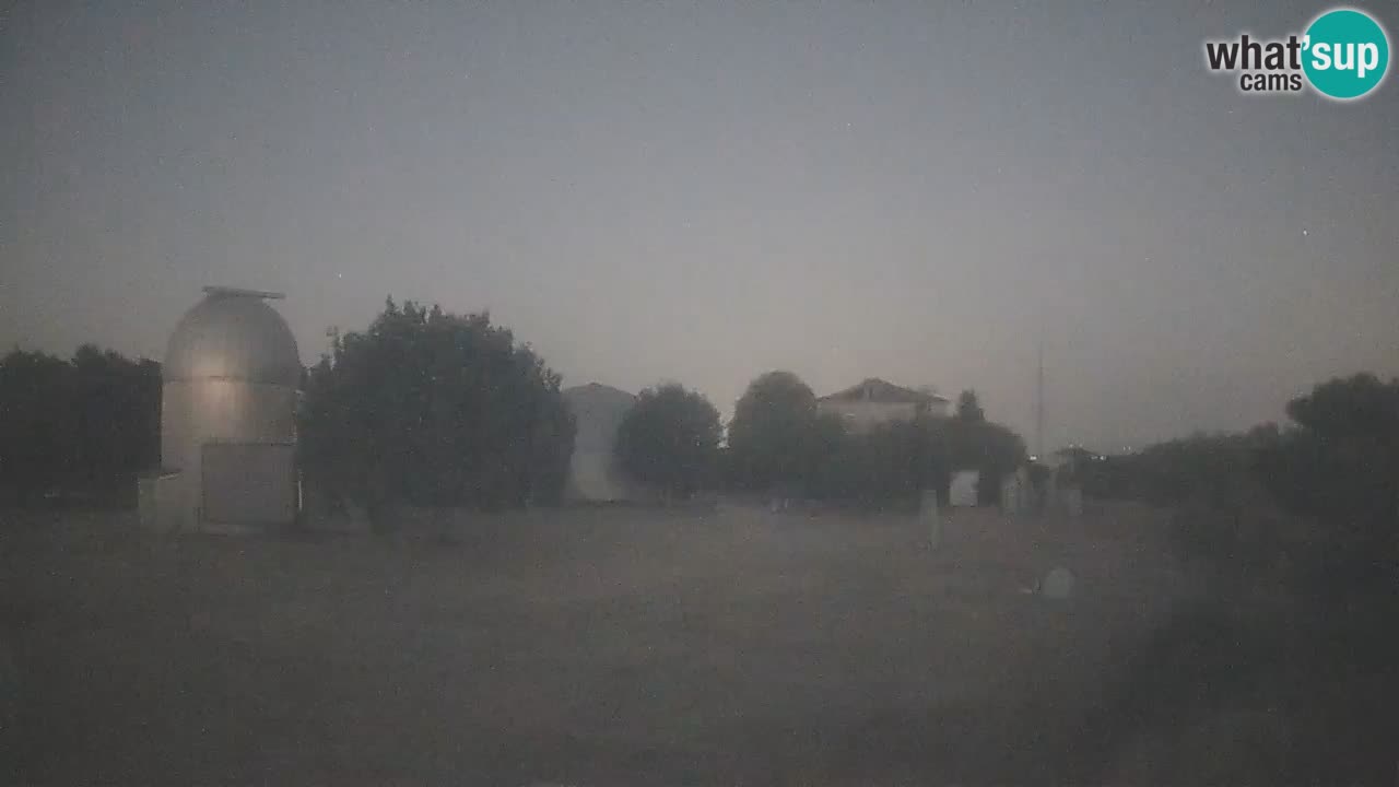 Webcam live dell’Osservatorio di  – Esplora il cielo, gli asteroidi, i comete e i meteoroidi.