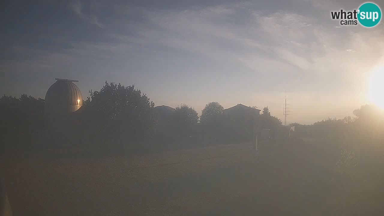 Webcam live dell’Osservatorio di – Esplora il cielo, gli asteroidi, i comete e i meteoroidi.