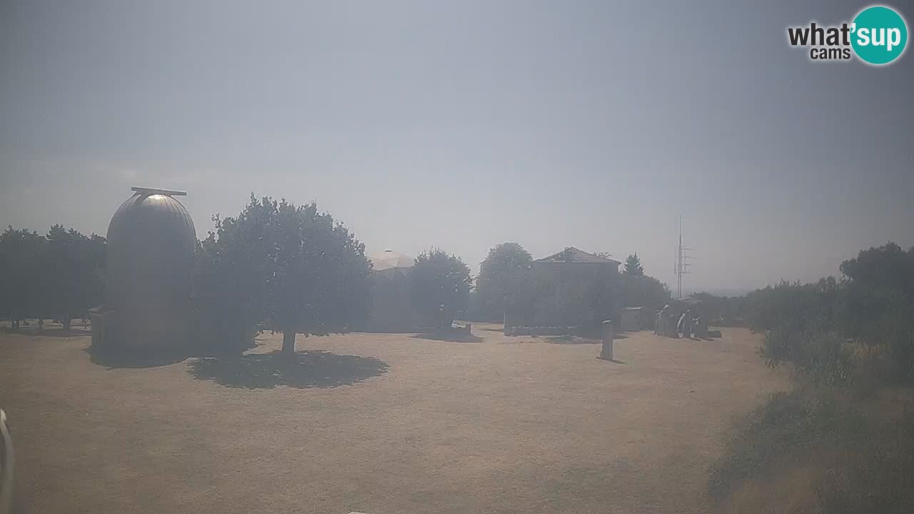 Webcam live dell’Osservatorio di  – Esplora il cielo, gli asteroidi, i comete e i meteoroidi.