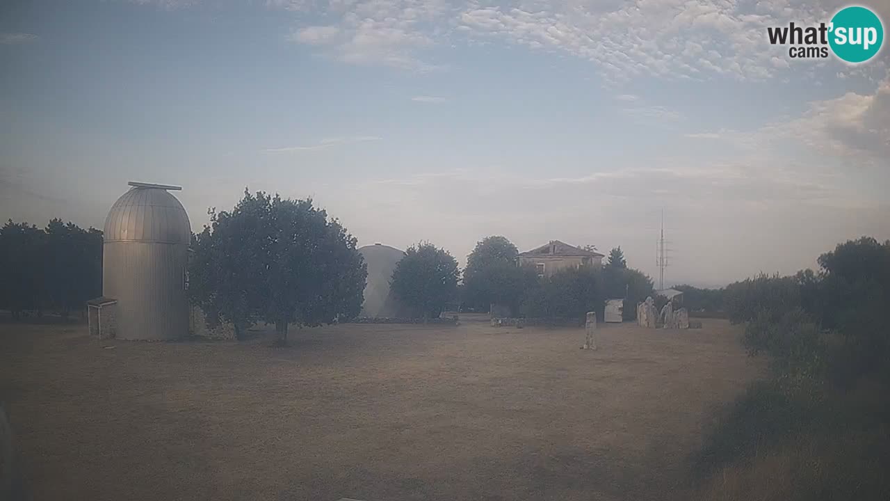 Webcam en direct de l’Observatoire de Višnjan – Explorez le ciel, les astéroïdes, les comètes et les météoroïdes