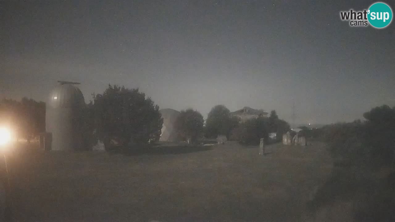 Webcam live dell’Osservatorio di – Esplora il cielo, gli asteroidi, i comete e i meteoroidi.