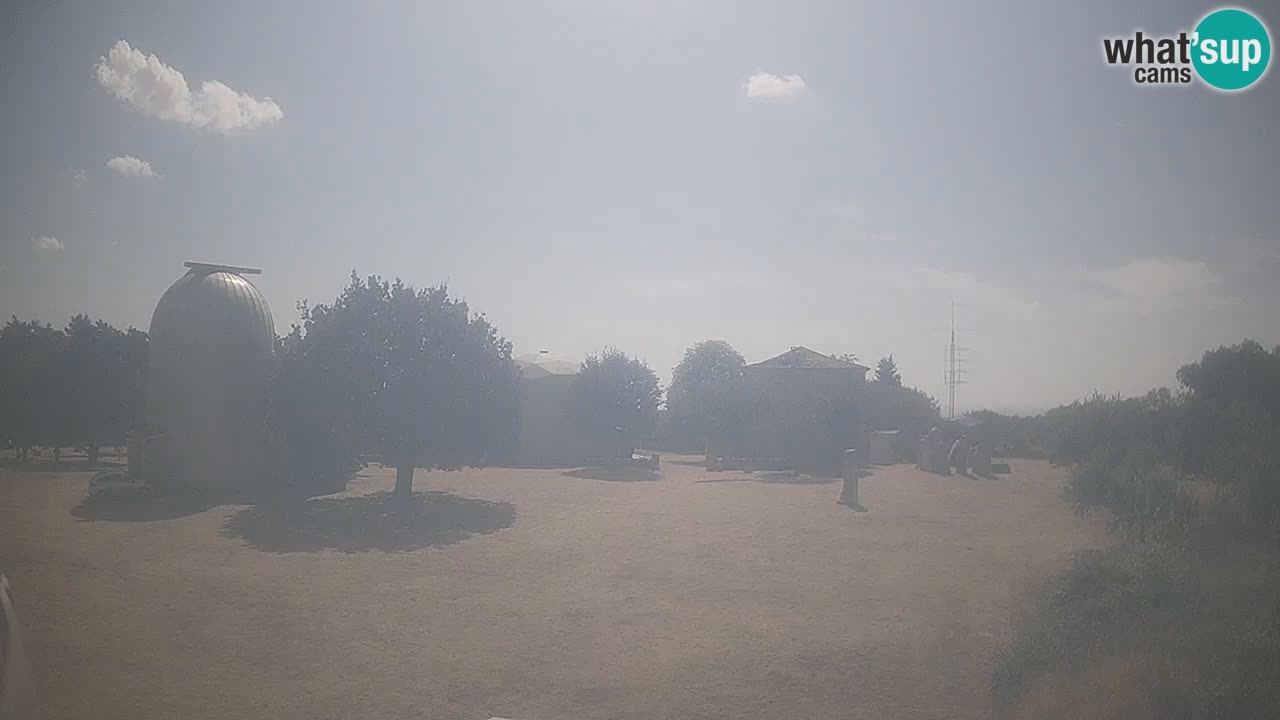 Webcam live dell’Osservatorio di  – Esplora il cielo, gli asteroidi, i comete e i meteoroidi.
