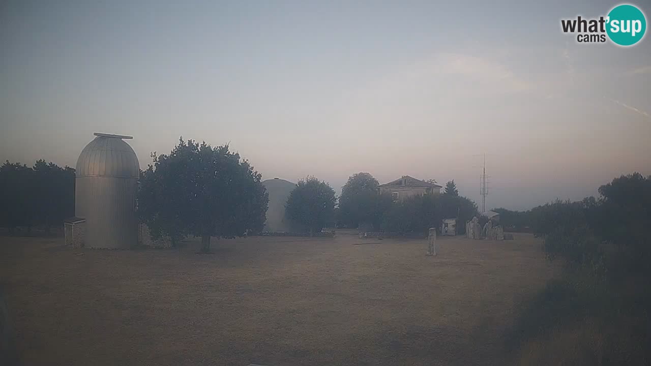 Webcam live dell’Osservatorio di  – Esplora il cielo, gli asteroidi, i comete e i meteoroidi.