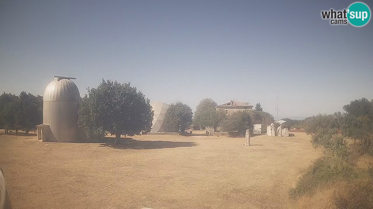 Webcam live dell’Osservatorio di  – Esplora il cielo, gli asteroidi, i comete e i meteoroidi.