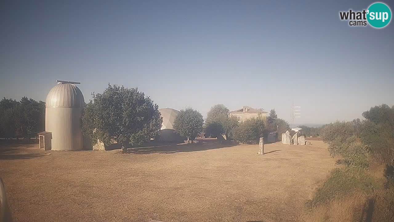 Webcam live dell’Osservatorio di  – Esplora il cielo, gli asteroidi, i comete e i meteoroidi.