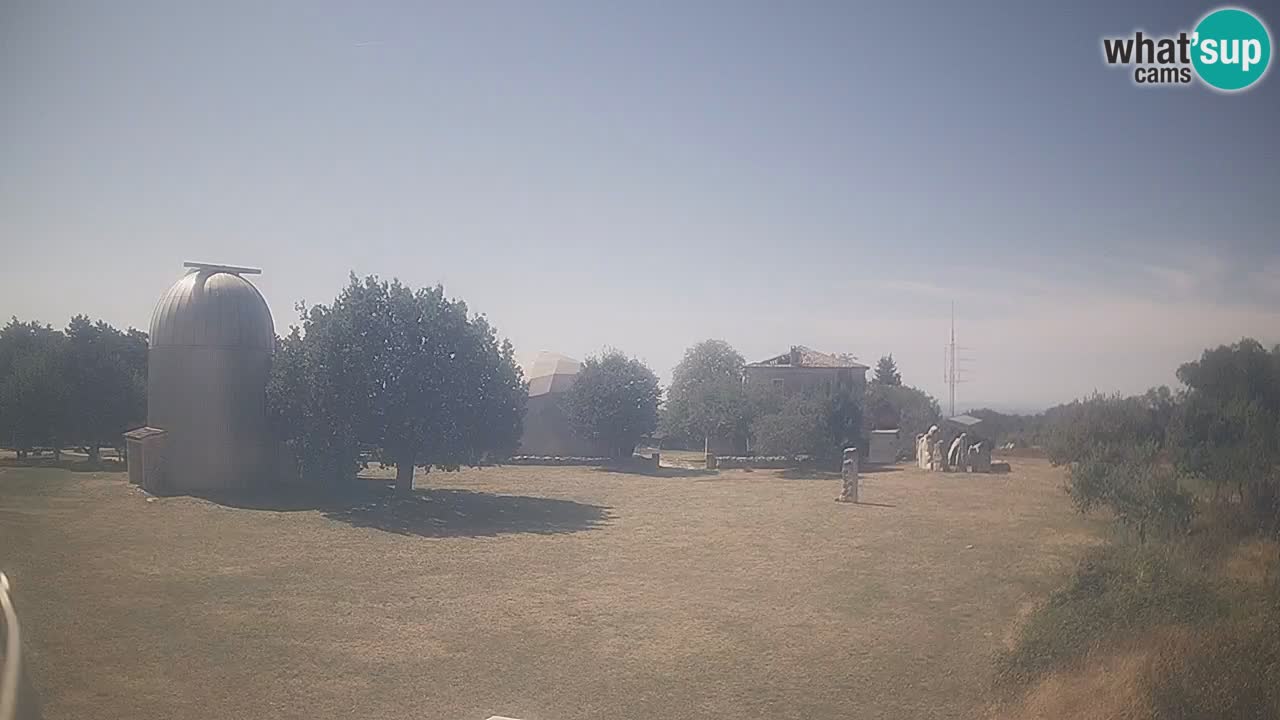 Webcam en direct de l’Observatoire de Višnjan – Explorez le ciel, les astéroïdes, les comètes et les météoroïdes