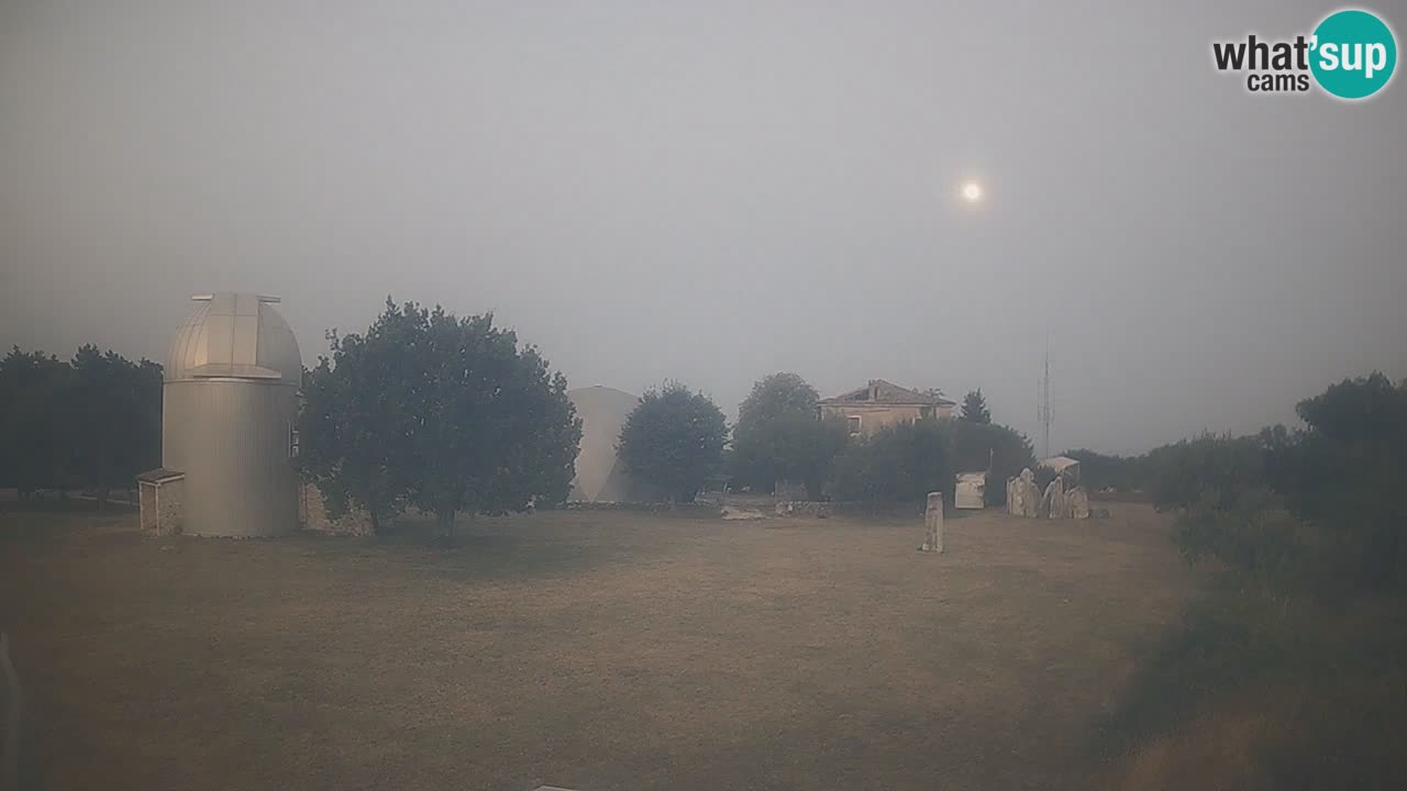 Webcam live dell’Osservatorio di  – Esplora il cielo, gli asteroidi, i comete e i meteoroidi.