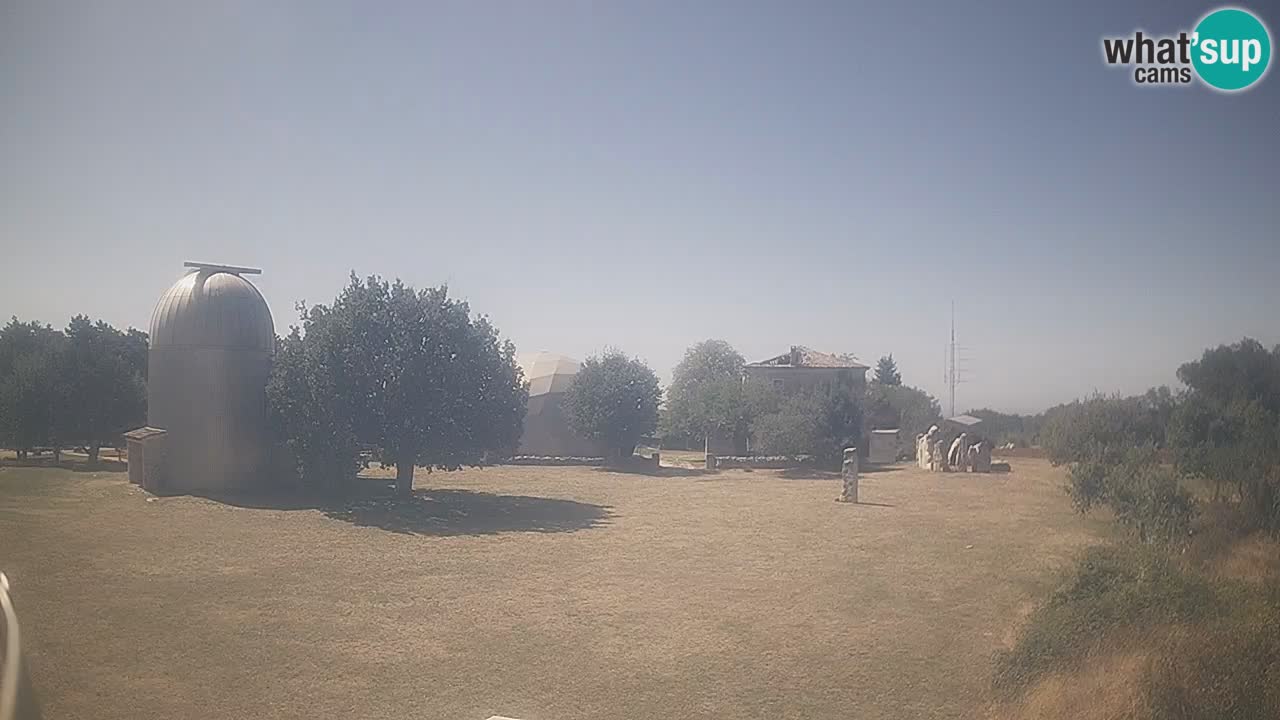 Webcam live dell’Osservatorio di  – Esplora il cielo, gli asteroidi, i comete e i meteoroidi.