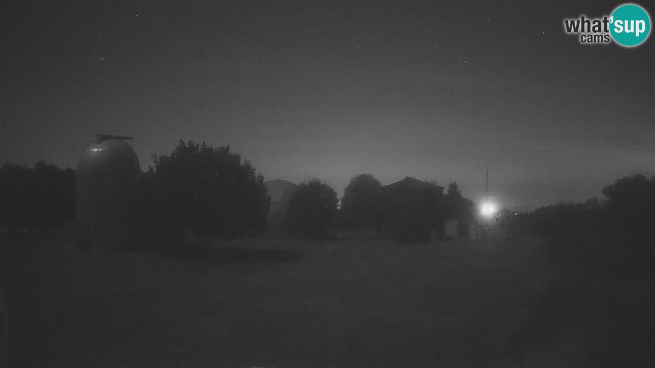 Webcam live dell’Osservatorio di – Esplora il cielo, gli asteroidi, i comete e i meteoroidi.