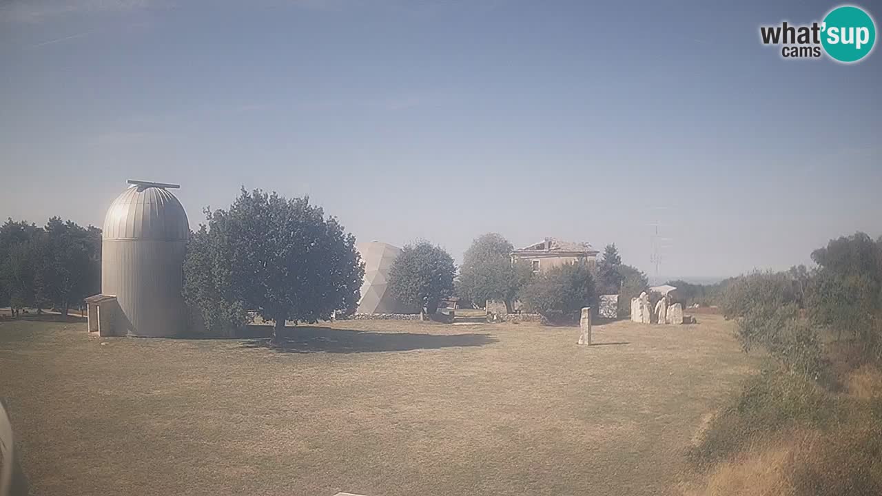 Webcam live dell’Osservatorio di – Esplora il cielo, gli asteroidi, i comete e i meteoroidi.