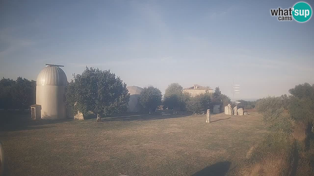 Webcam en direct de l’Observatoire de Višnjan – Explorez le ciel, les astéroïdes, les comètes et les météoroïdes