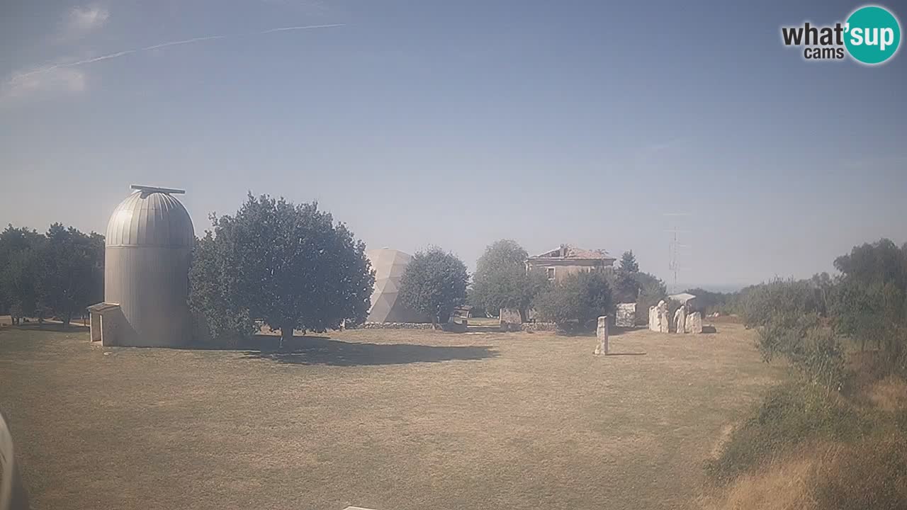 Webcam en direct de l’Observatoire de Višnjan – Explorez le ciel, les astéroïdes, les comètes et les météoroïdes
