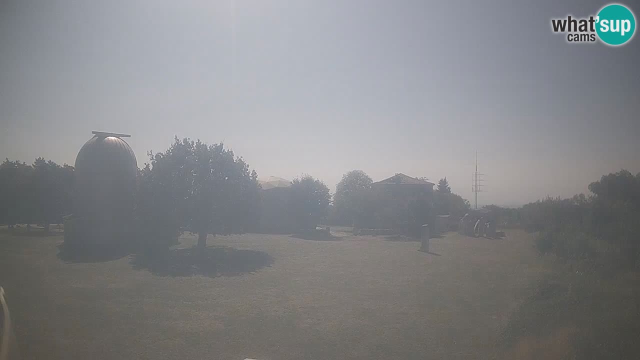 Webcam en direct de l’Observatoire de Višnjan – Explorez le ciel, les astéroïdes, les comètes et les météoroïdes